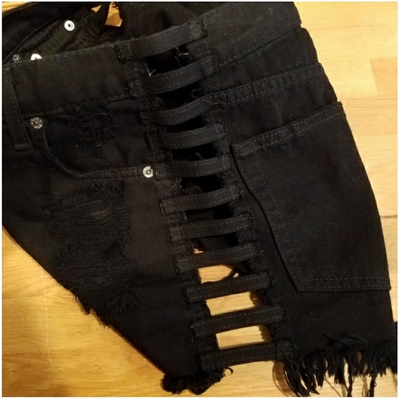Carmar | Distressed Side Cut Out Jean Shorts 26 - Picture 6 of 7